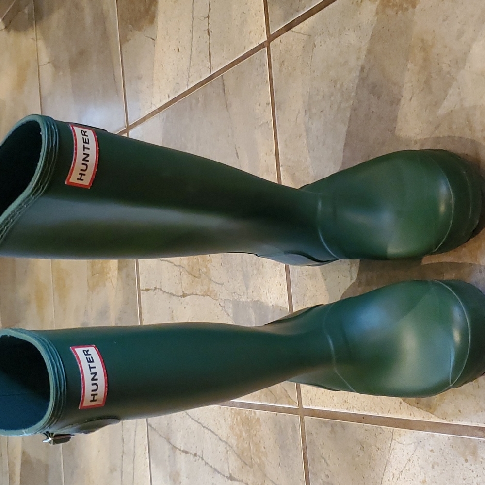 Girl's size 4 Hunter Rain boots